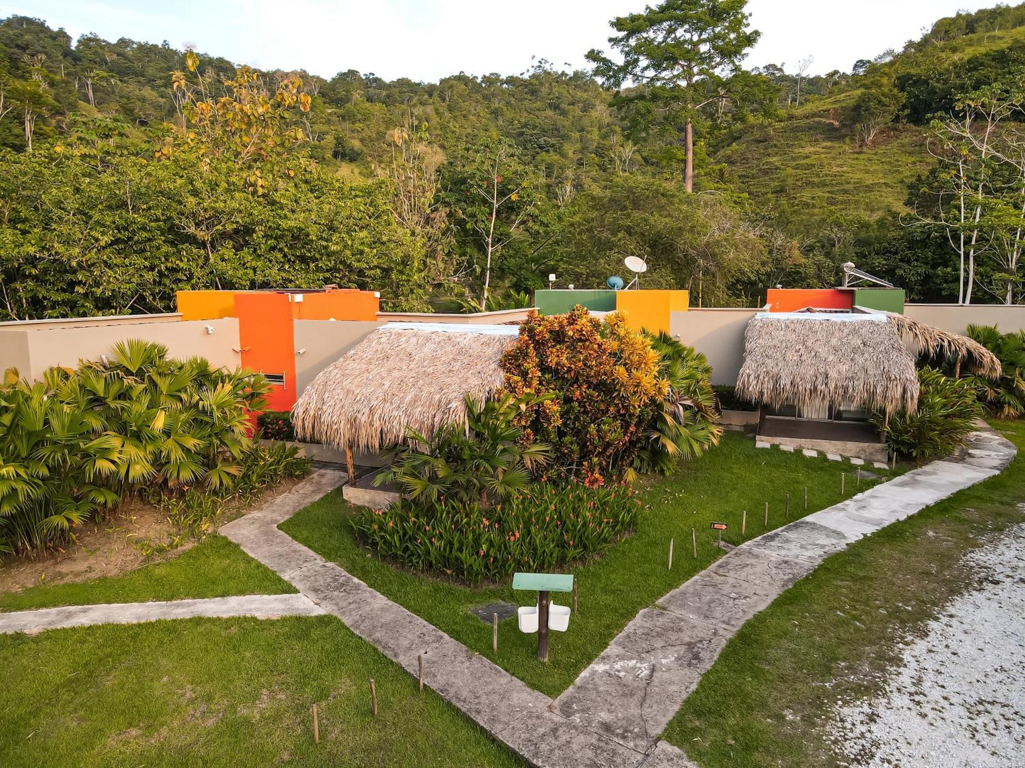 Los Colores Ecoparque Doradal Bagian luar foto